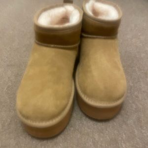 Bear paw platform boots